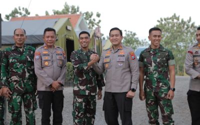 Kapolres Lamongan Perkuat Sinergitas TNI–Polri, Kunjungi Yonif TP 887/KJM dan Tinjau Lokasi TMMD