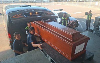 DVI Polda Jatim Serahkan Jenazah Kelima Korban KM Mutiara Sentosa II